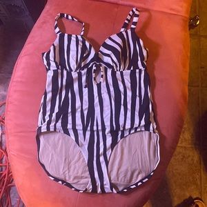 Lane Bryant swim suit 40B 38C